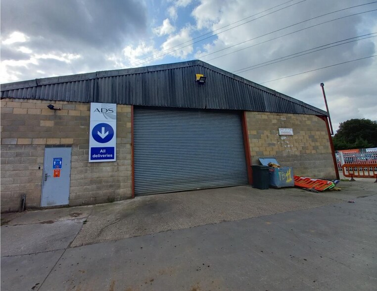 Todds Green, Stevenage for sale - Primary Photo - Image 1 of 1