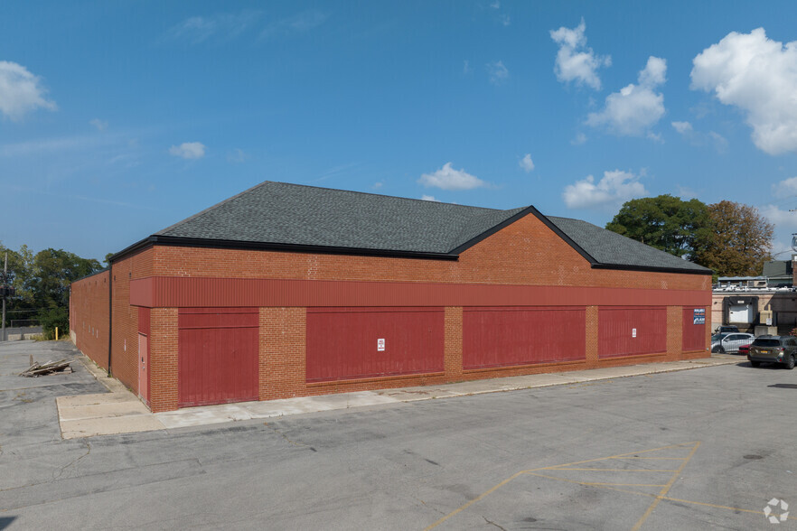 64 Chestnut St, Lockport, NY for sale - Building Photo - Image 1 of 1