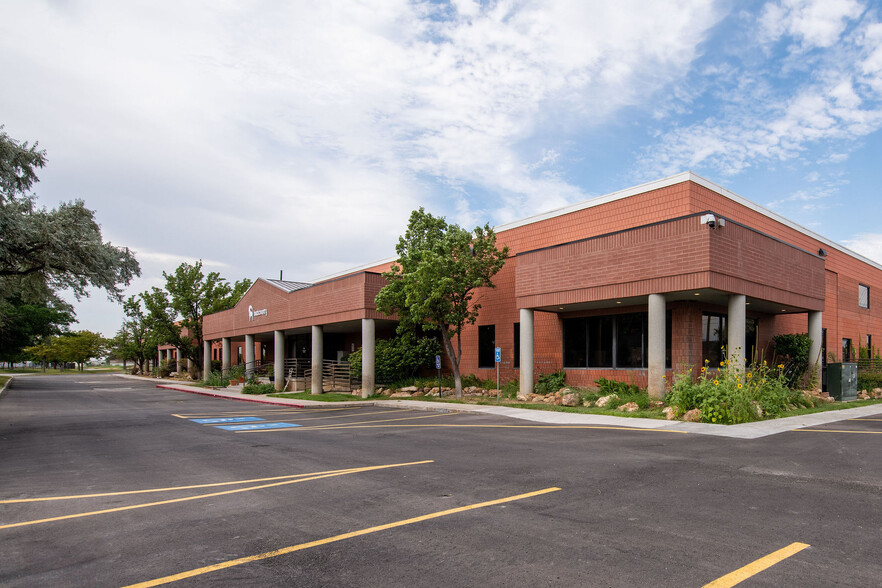 2607 Decker Lake Blvd, Salt Lake City, UT for lease - Building Photo - Image 2 of 4