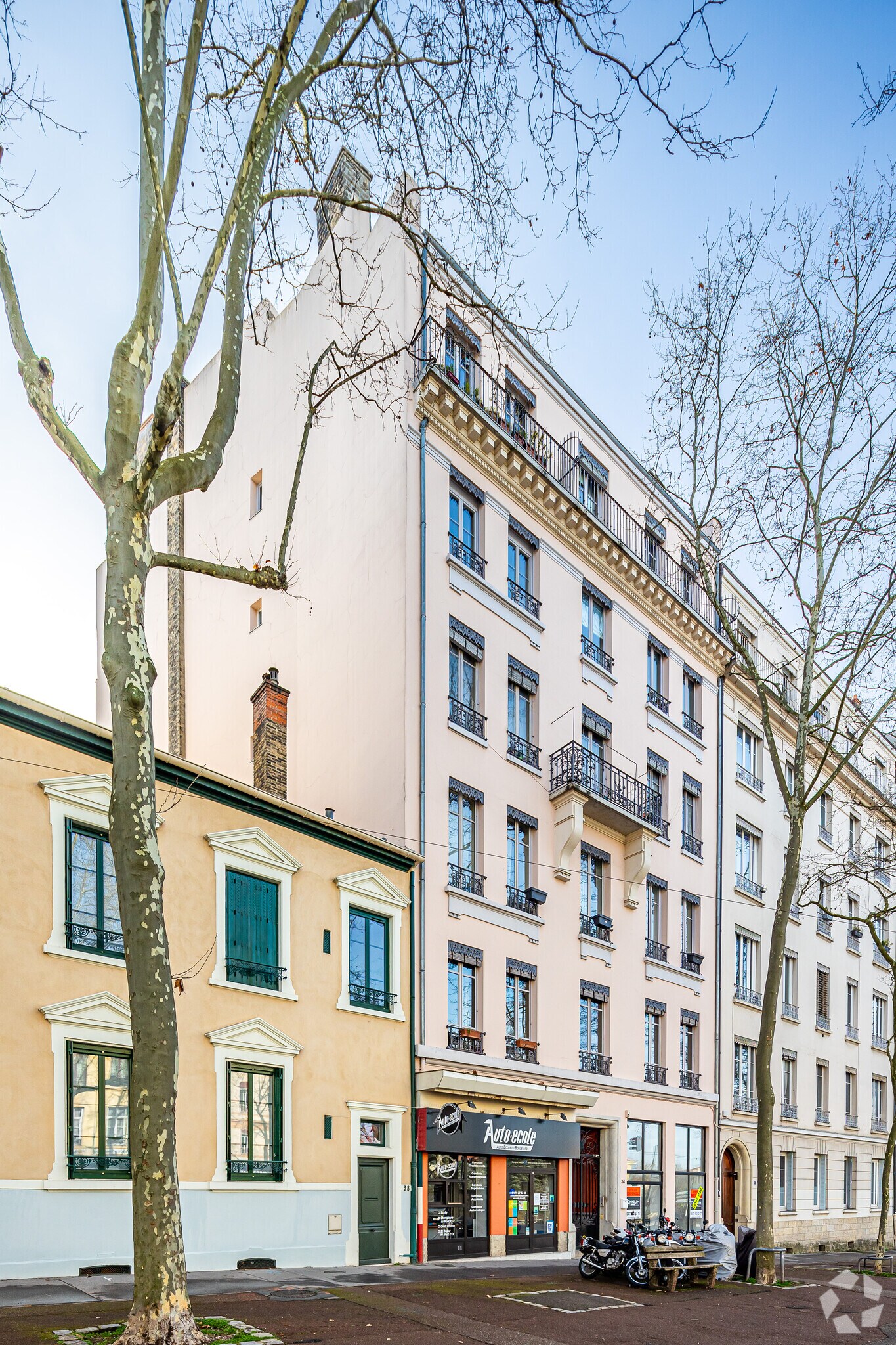 Office in Lyon for lease Primary Photo- Image 1 of 2