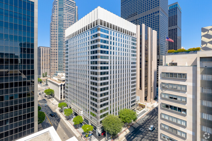 811 Wilshire Blvd, Los Angeles, CA for lease - Building Photo - Image 1 of 7