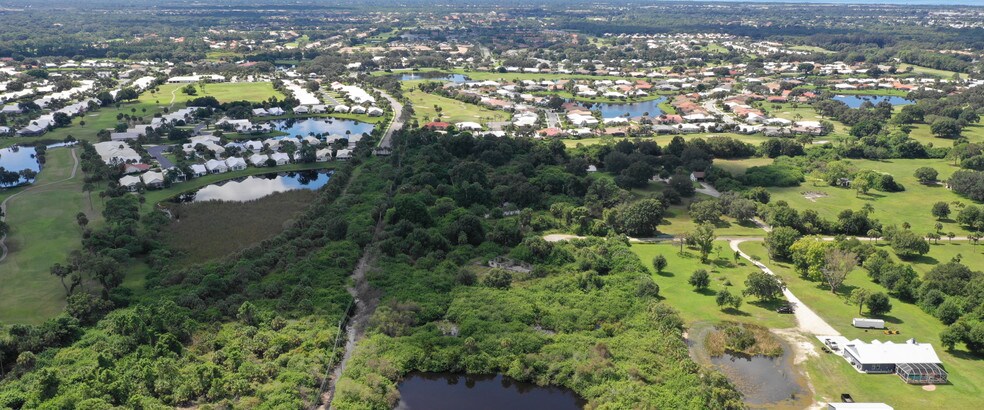 2635 Curry Ln, Nokomis, FL for sale - Building Photo - Image 1 of 1