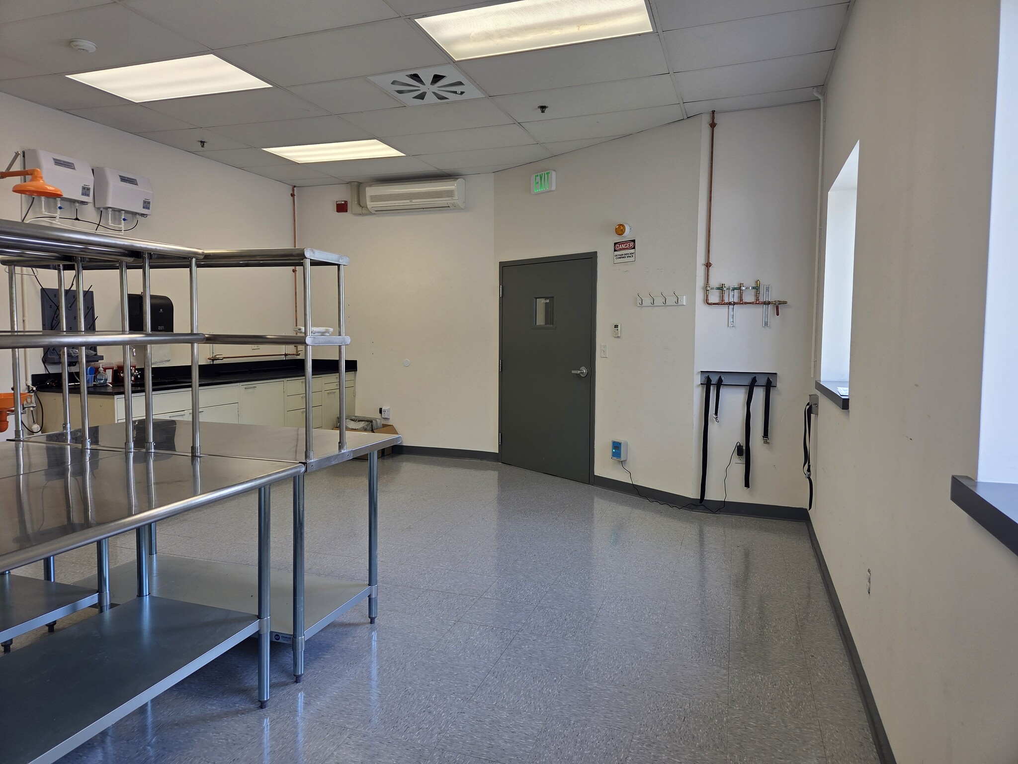 25 Olympia Ave, Woburn, MA for lease Interior Photo- Image 1 of 3