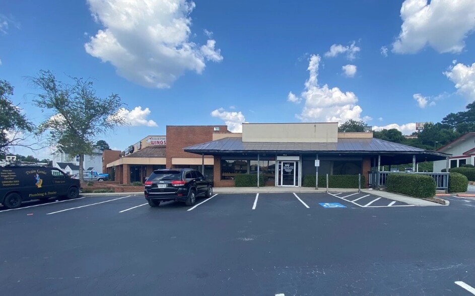 5929-5947 Jimmy Carter Blvd, Norcross, GA for lease - Building Photo - Image 2 of 6