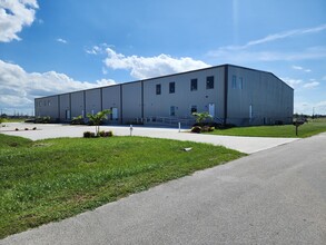 512 Commerce Ct, Clewiston, FL for lease Building Photo- Image 1 of 9