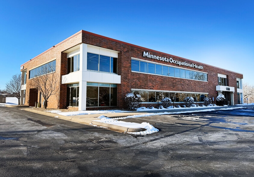 1400 Corporate Center Curv, Eagan, MN for lease - Building Photo - Image 2 of 3