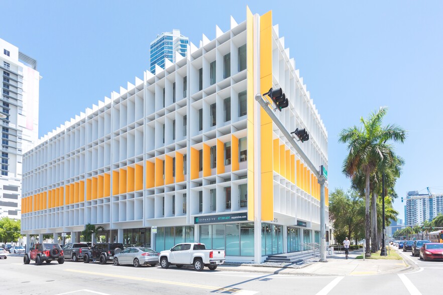 2125 Biscayne Blvd, Miami, FL for lease - Building Photo - Image 1 of 12