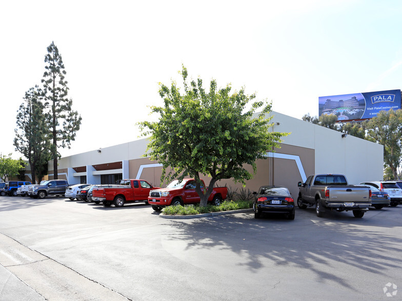 624-626 N Eckhoff St, Orange, CA for sale - Building Photo - Image 3 of 14