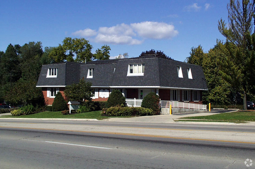 474 Summit St, Elgin, IL for lease - Primary Photo - Image 1 of 25