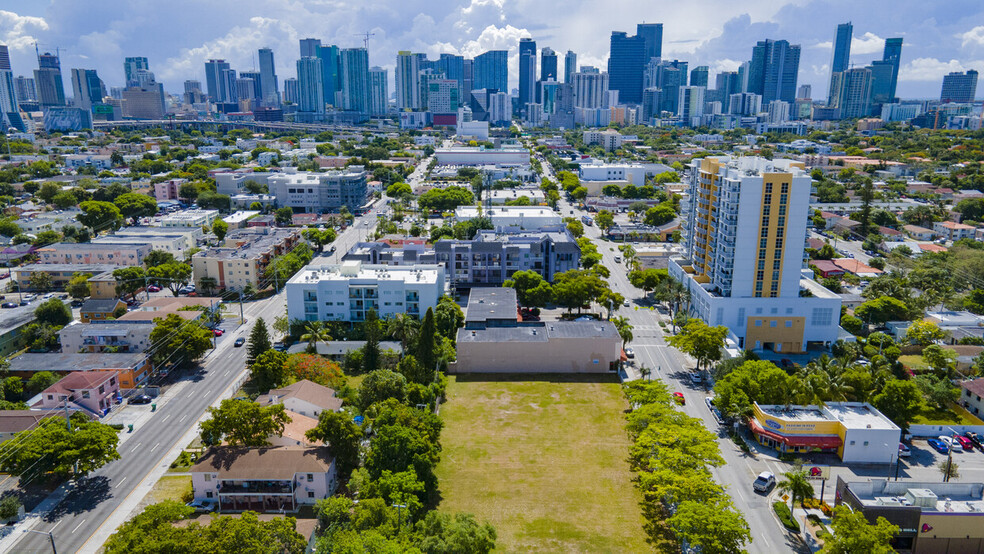 939 SW 8th St, Miami, FL for sale - Building Photo - Image 1 of 1