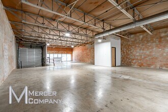 1829 E Levee St, Dallas, TX for lease Interior Photo- Image 2 of 3