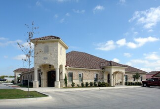 9480-3 Huebner Rd, San Antonio, TX for lease Building Photo- Image 1 of 7