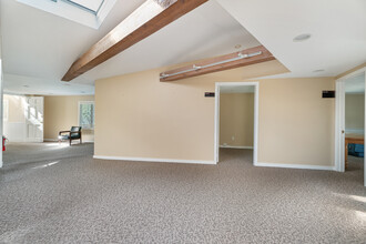 3 Railroad Ave, East Hampton, NY for lease Interior Photo- Image 2 of 5