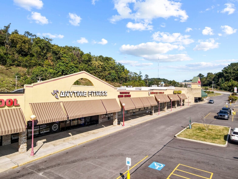 5030-5070 William Penn Hwy, Monroeville, PA for lease - Building Photo - Image 1 of 6