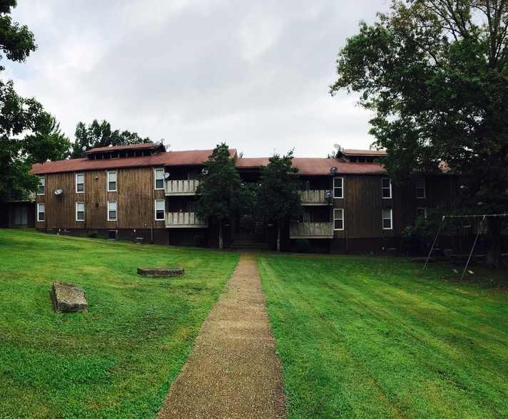 314 Church St, Hartsville, TN 37074