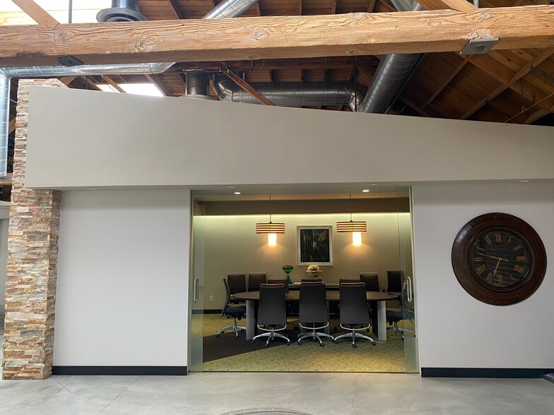 1319-1321 W 11th St, Los Angeles, CA for lease - Interior Photo - Image 2 of 11