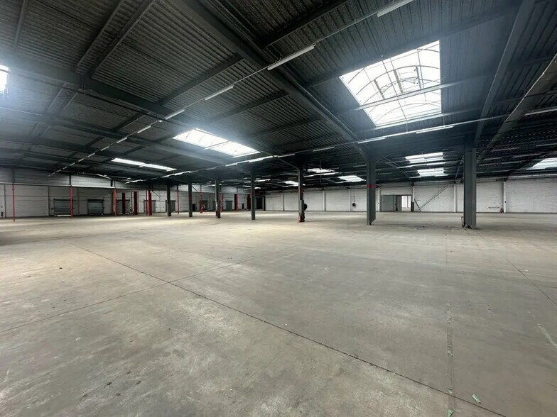 Industrial in ILLKIRCH-GRAFFENSTADEN for lease - Interior Photo - Image 3 of 9