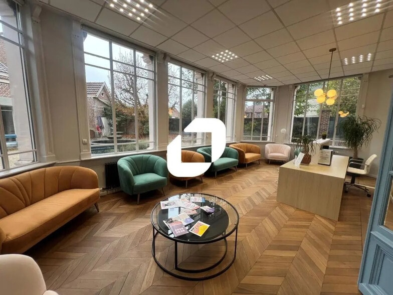 Office in Saint-Saulve for lease - Lobby - Image 1 of 12