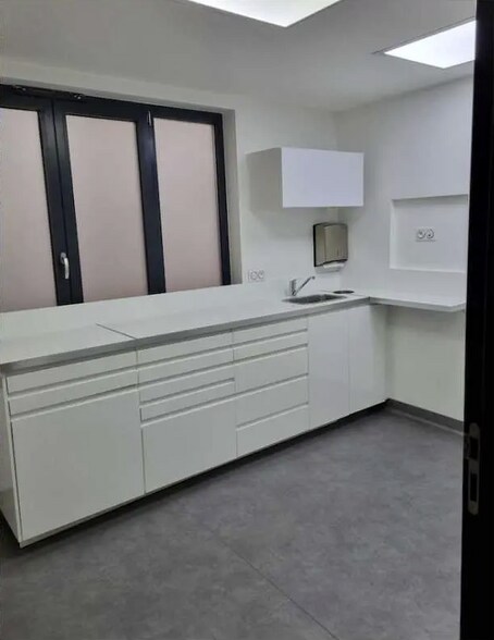 7 Rue Violet, Paris for lease - Interior Photo - Image 3 of 13