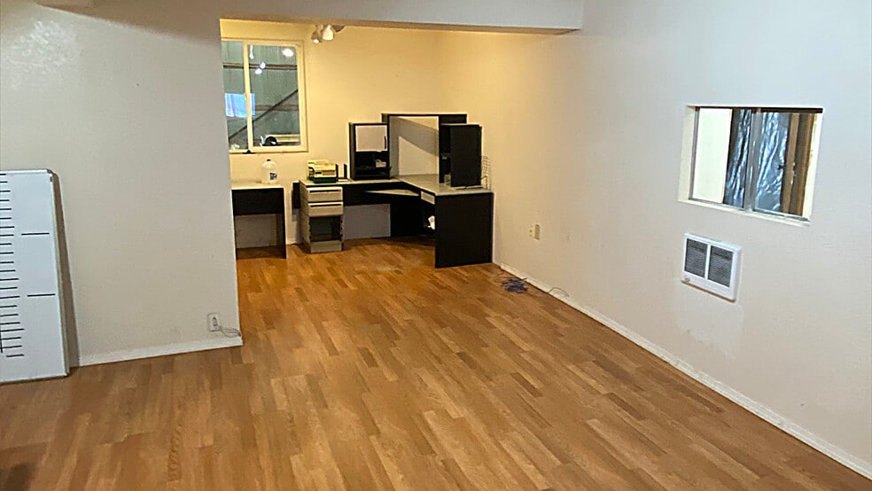 203 E Chestnut St, Centralia, WA for lease - Interior Photo - Image 3 of 6