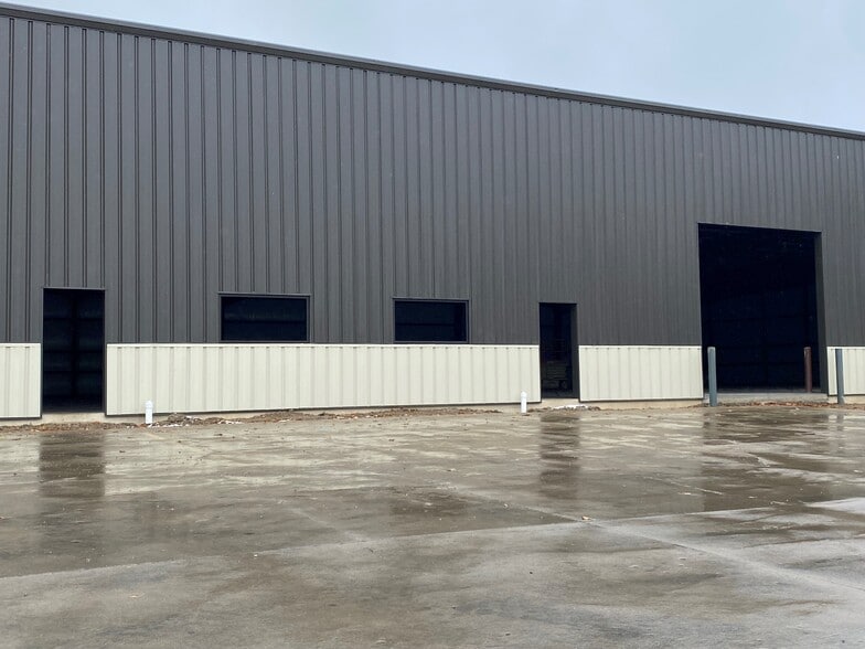 4130-4136 Fourier Dr, Fort Wayne, IN for lease - Building Photo - Image 1 of 6