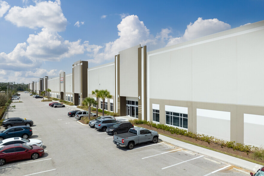 16260 Airport Park Dr, Fort Myers, FL for lease - Building Photo - Image 3 of 12