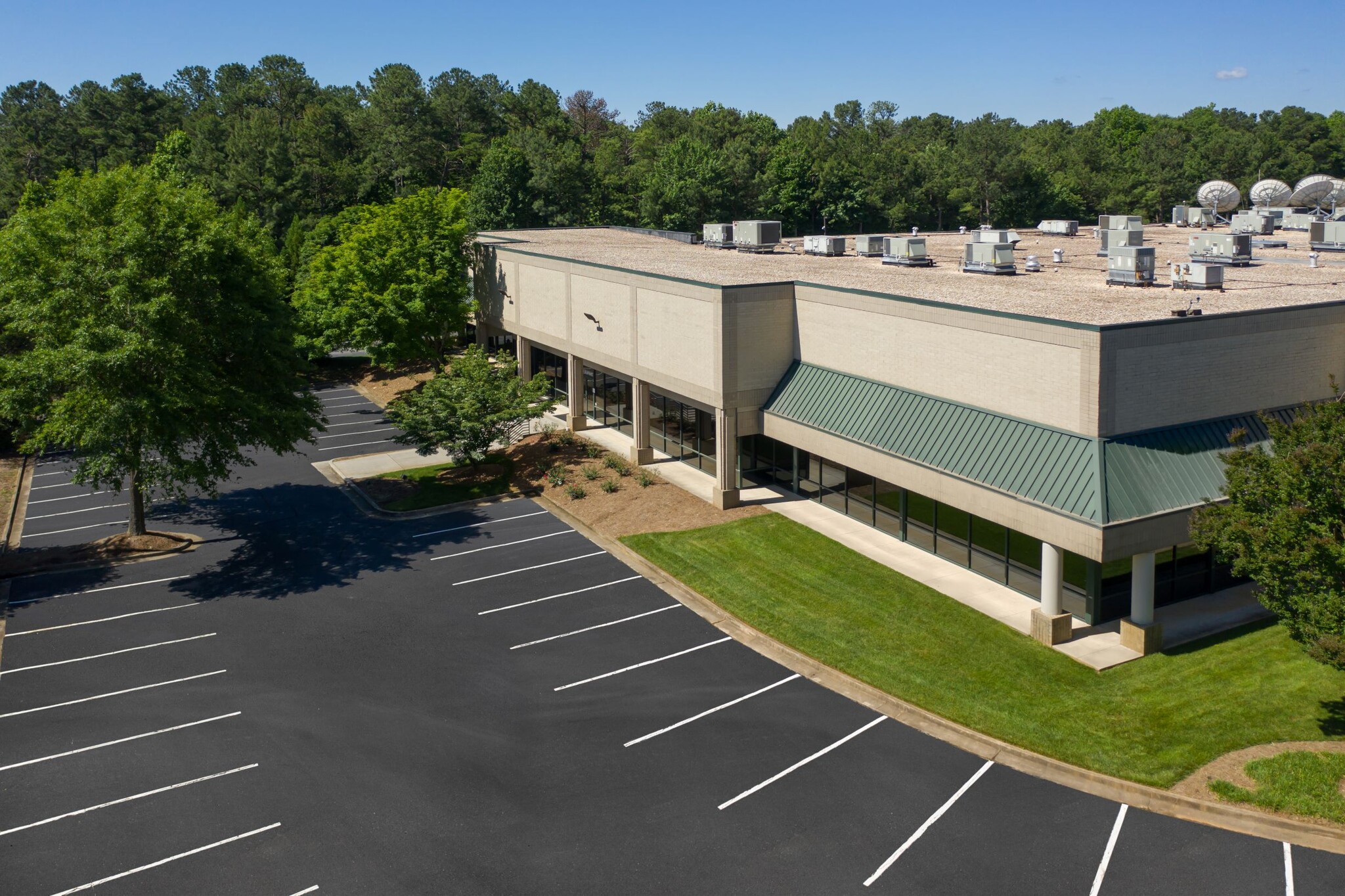 3871 Lakefield Dr, Suwanee, GA for lease Building Photo- Image 1 of 5