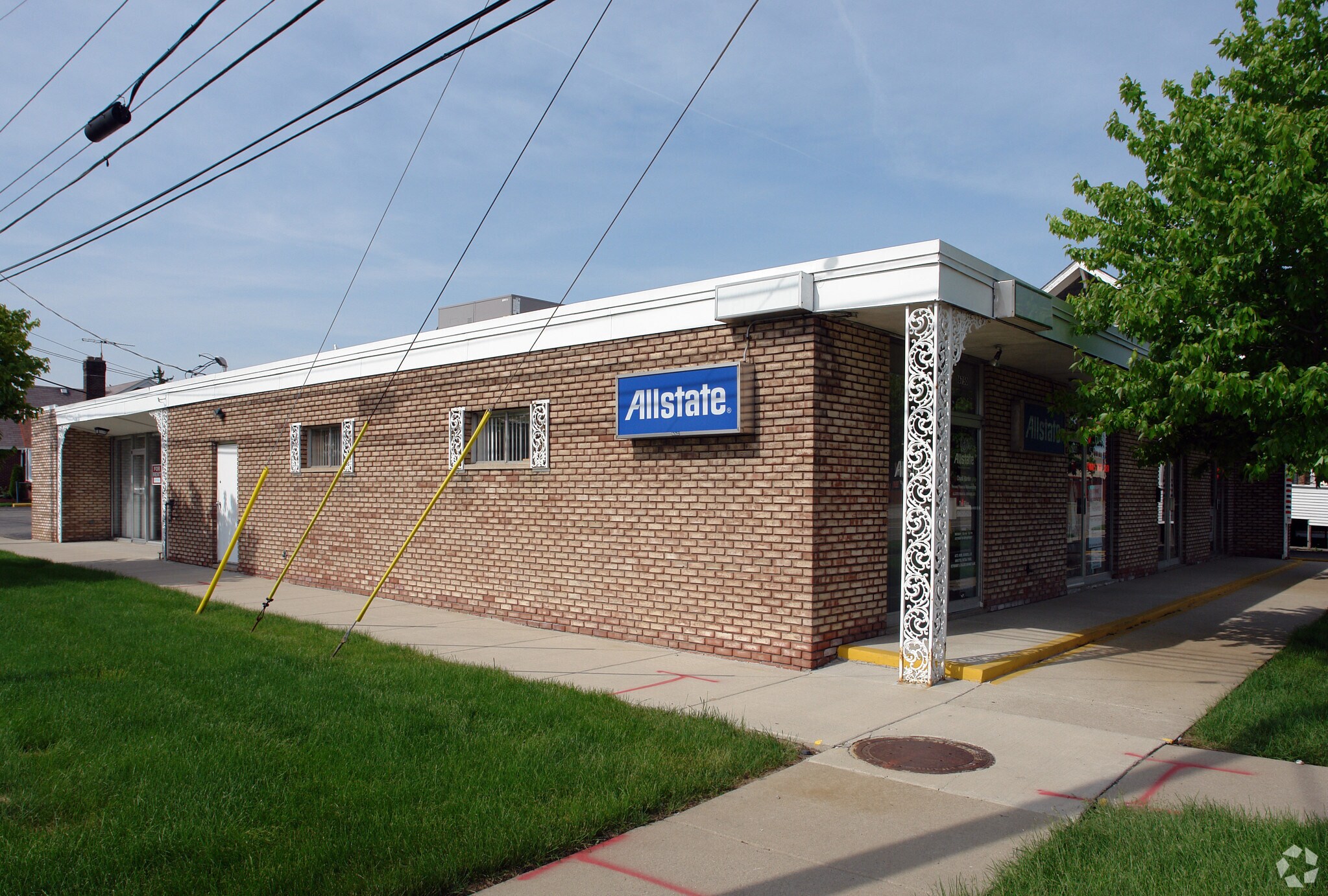 16744-16750 E 14 Mile Rd, Fraser, MI for lease Building Photo- Image 1 of 10