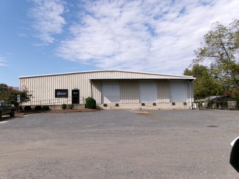 940 Dr Martin Luther King Jr Way, Gastonia, NC for lease - Primary Photo - Image 1 of 10