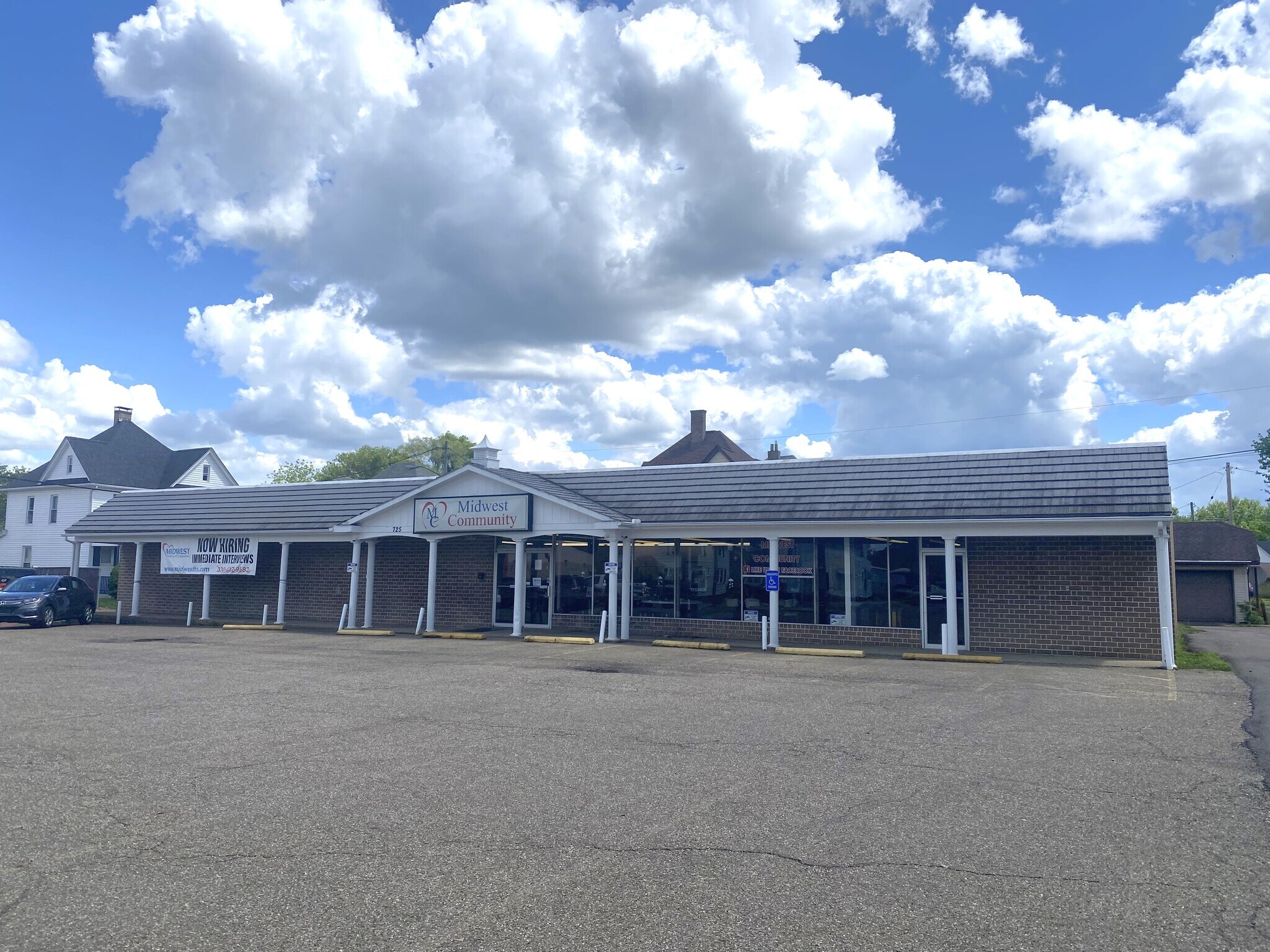 725 W Main Ave W, Massillon, OH for lease Building Photo- Image 1 of 3