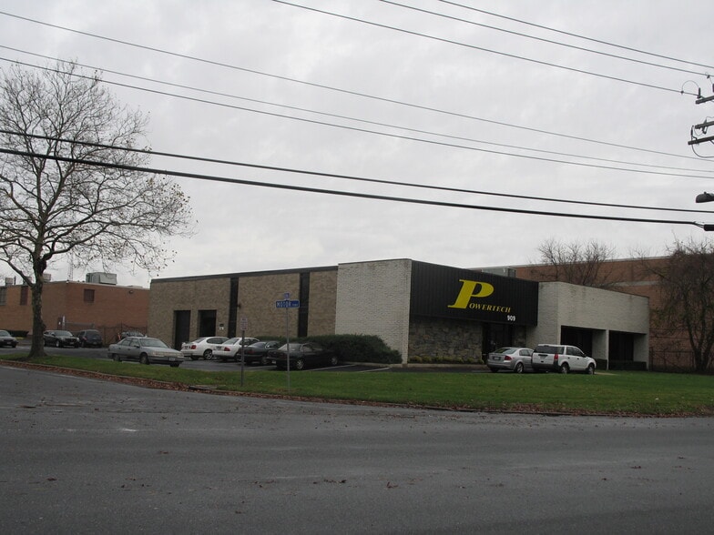 909 Motor Pky, Hauppauge, NY 11788