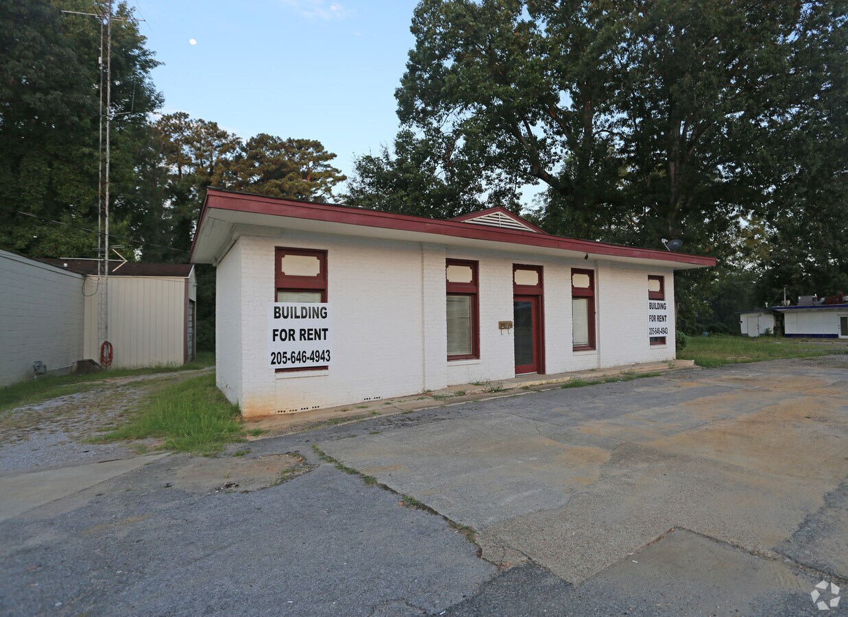 501 7th St N, Clanton, AL 35045