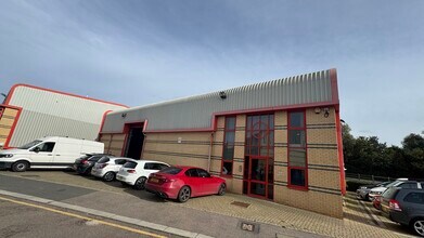 Dundee Way, Enfield for lease Building Photo- Image 1 of 4