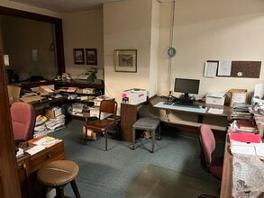 740 8th Ave, Huntington, WV for sale Interior Photo- Image 2 of 25