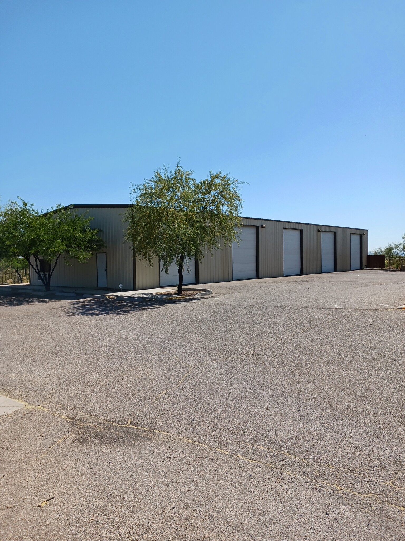 8300 E Valencia Rd, Tucson, AZ for lease Building Photo- Image 1 of 7