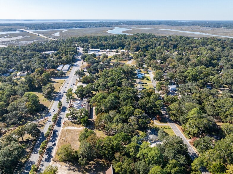 1810 Ribaut Rd, Port Royal, SC for sale - Building Photo - Image 1 of 73