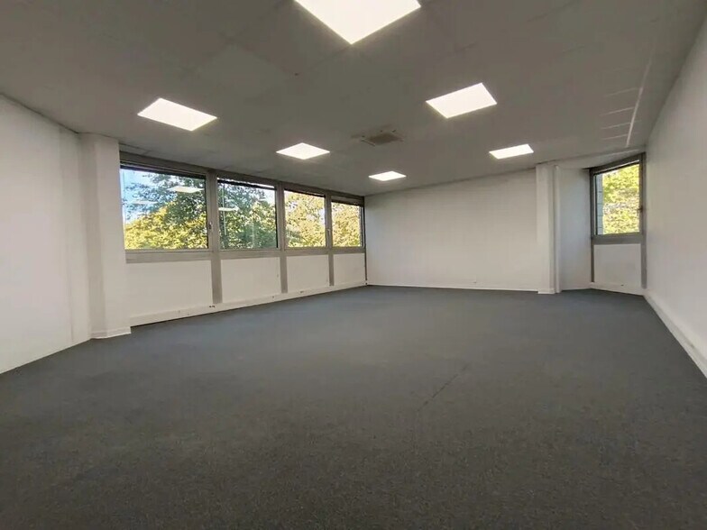 Office in Blagnac for lease - Building Photo - Image 3 of 6