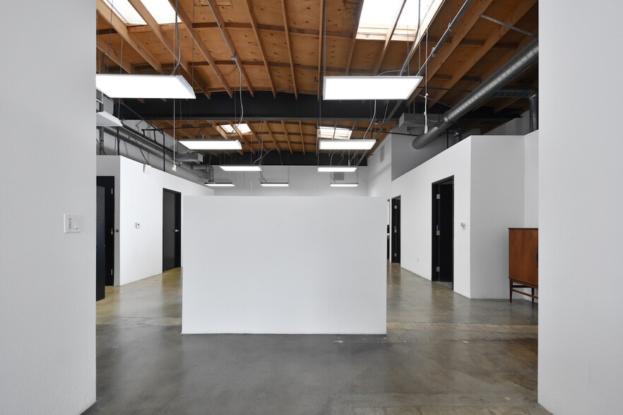 1738-1740 Cordova St, Los Angeles, CA for lease - Building Photo - Image 3 of 24