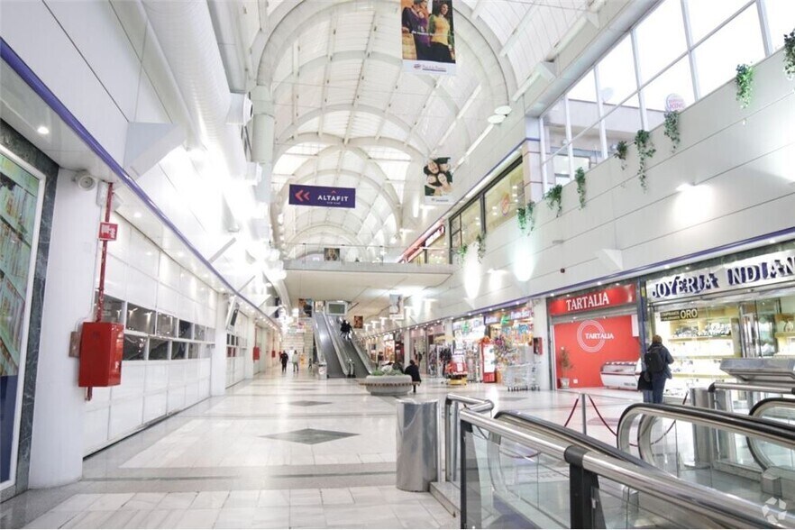 Avenida Provincias, 18, Fuenlabrada, Madrid for sale - Building Photo - Image 3 of 15