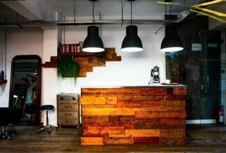 Retail in Badalona, Barcelona for lease Interior Photo- Image 2 of 10