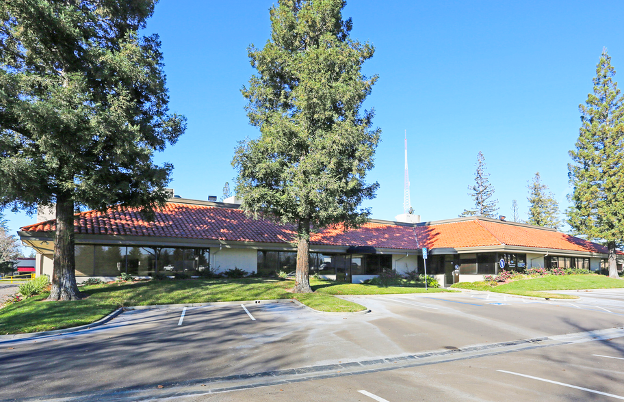 4125-4131 Northgate Blvd, Sacramento, CA for lease - Primary Photo - Image 1 of 12