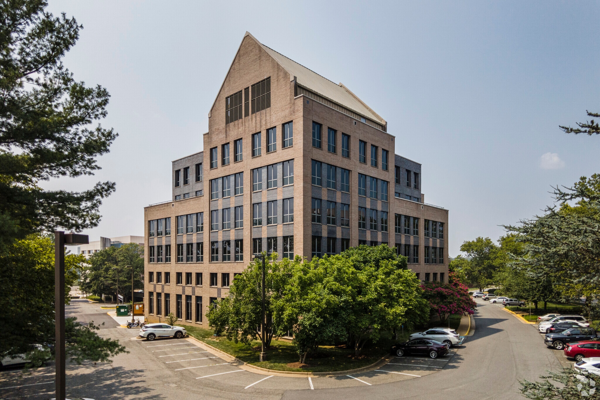 2750 Prosperity Ave, Merrifield, VA 22031