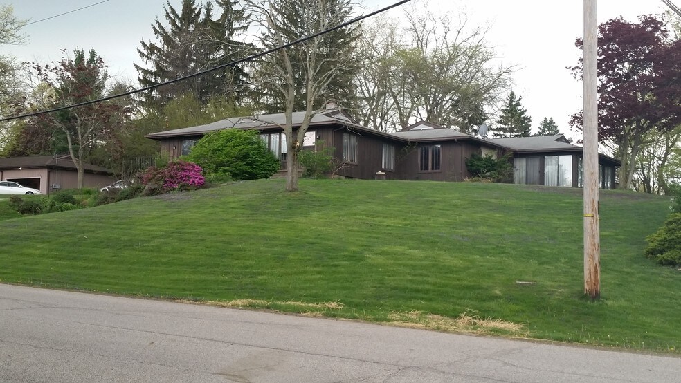 4608-4612 Medina Rd, Akron, OH for sale - Building Photo - Image 1 of 1