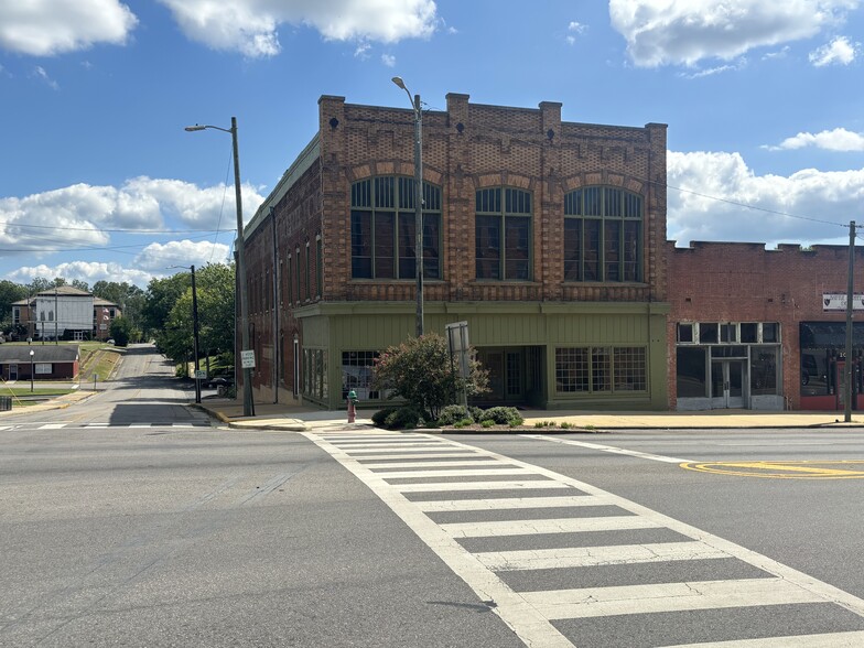 200 Battle St W, Talladega, AL for lease - Building Photo - Image 1 of 3