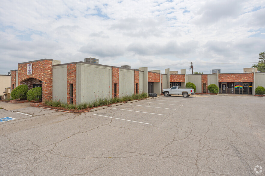 1811 Industrial Blvd, Norman, OK for lease - Building Photo - Image 1 of 20