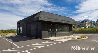 Sandy Freestanding Drive-Thru - Drive Through Restaurant