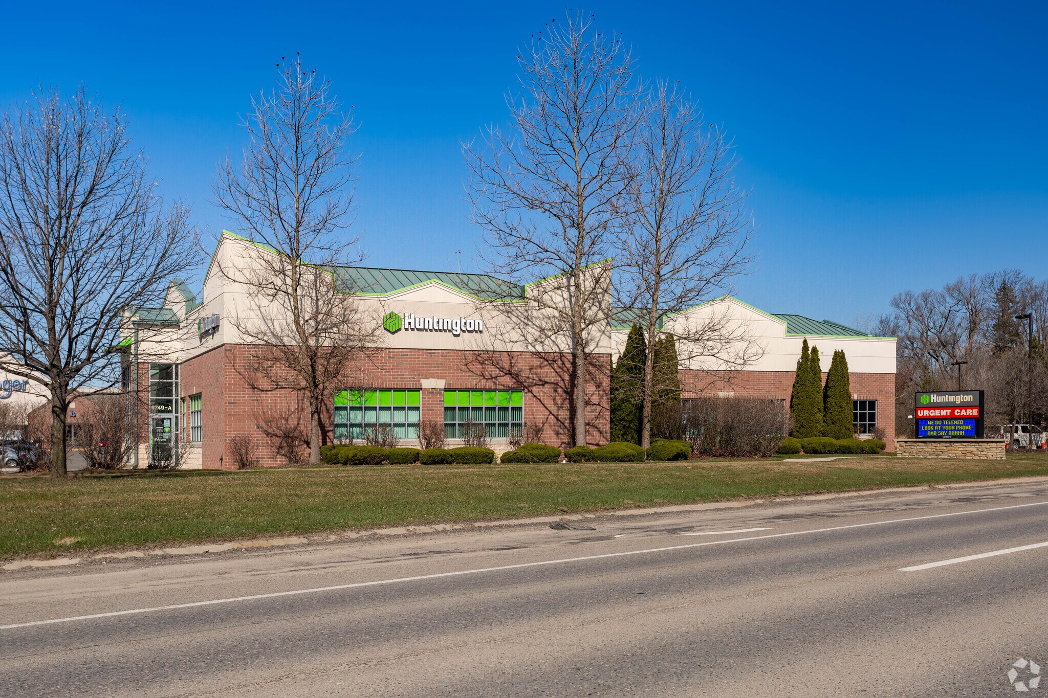 9749 Dixie Hwy, Clarkston, MI for sale Primary Photo- Image 1 of 1