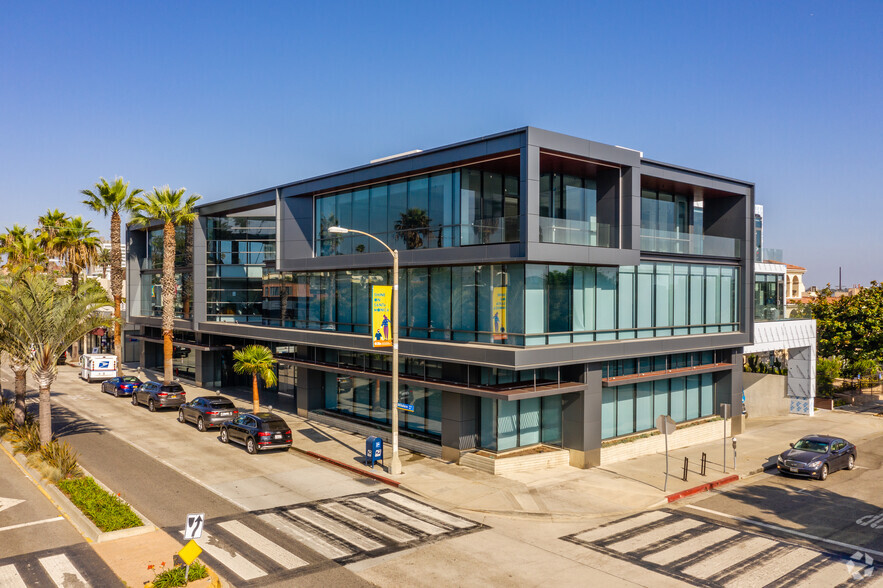 900 Wilshire Blvd, Santa Monica, CA for lease - Primary Photo - Image 1 of 9