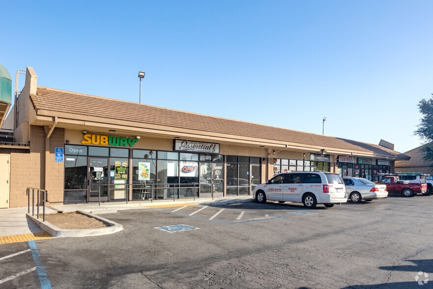 193-197 Welburn Ave, Gilroy, CA for lease - Primary Photo - Image 1 of 3