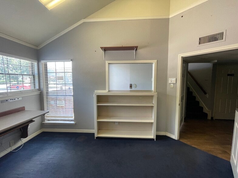 4234 N Interstate 35, Denton, TX for lease - Building Photo - Image 3 of 17